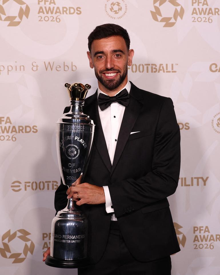 Fernandes wins PFA Men's Player of the Year for the 2025-26 season || X