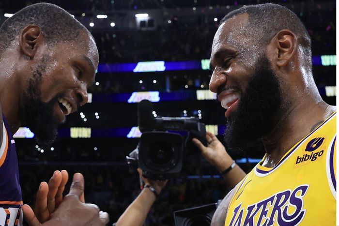 In their first meeting of the regular season between the two superstars in almost five years, LeBron James and the Los Angeles Lakers defeated the Kevin Durant-led Phoenix Suns X/NBA