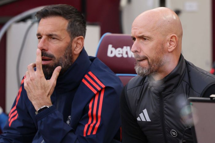 According to Manchester United fans, replacing Ten Hag with Xavi after the loss to West Ham is a downgrade.