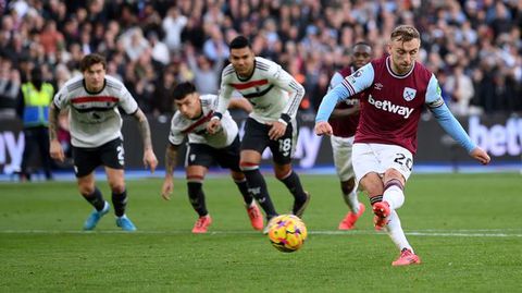 West Ham 2-1 Man U: United fans outraged over controversial penalty decision