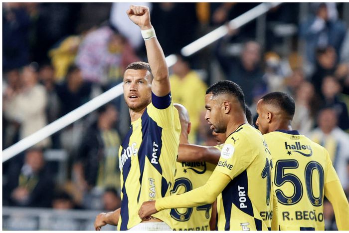 Fenerbahce celebrate their win.