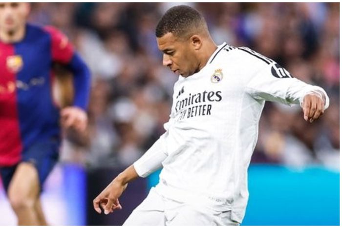 Kylian Mbappe set an unwanted record in his ElClasico debut in LALIGA.