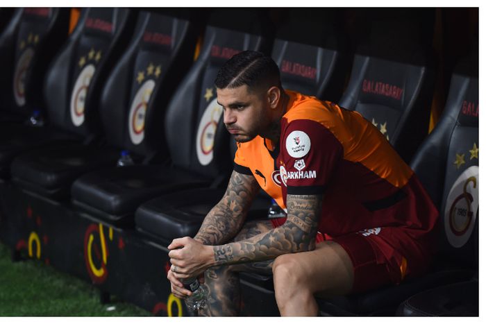 Ex-Fenerbahçe star speaks about Osimhen and Icardi