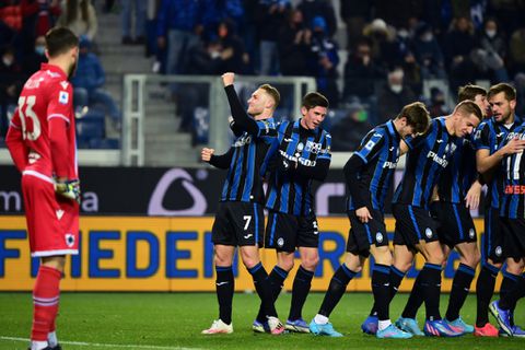 Atalanta thump Samp to stay on Juve's tail