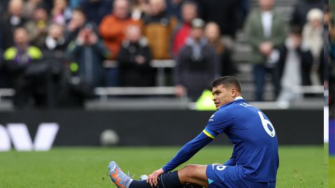 Silva: Chelsea defender ruled out with knee ligament damage