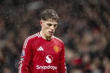 Alejandro Garnacho Leaves Man United Fans Furious by Wearing Premier League Rivals’ Shirt