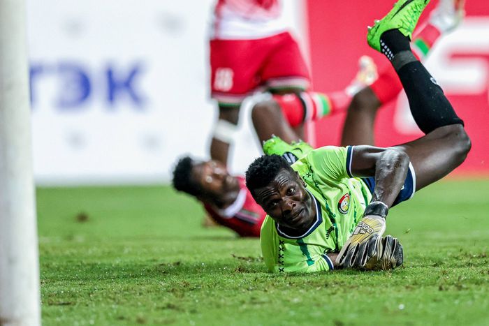 Kenyan goalkeeper Patrick Matasi concedes a goal against Russia | Imago