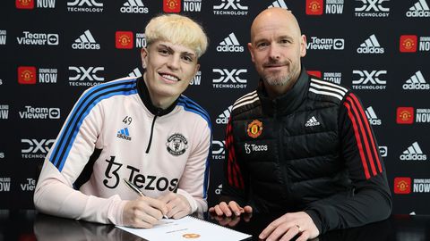 Manchester United teenage sensation signs new five-year deal