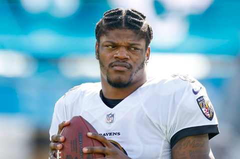Lamar Jackson becomes highest-paid player in NFL history after signing $250 million deal