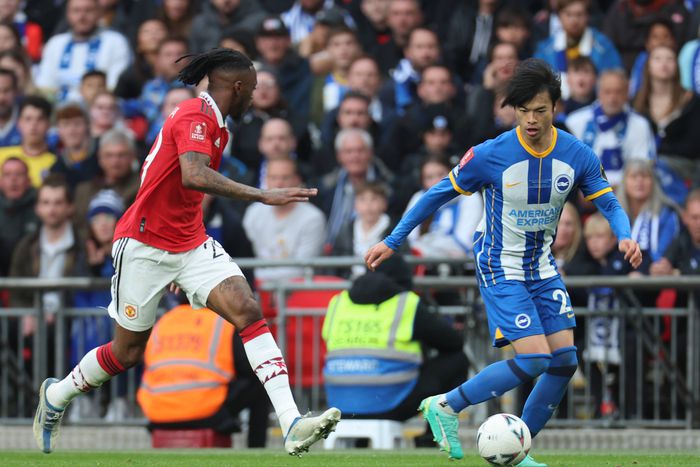 Kaoru Mitoma in action against Manchester United in the FA Cup