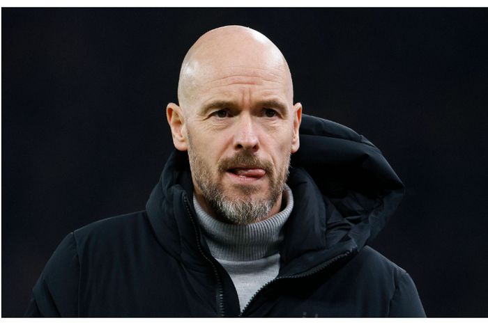 Manchester United fans react to Ten Hag's substitutions