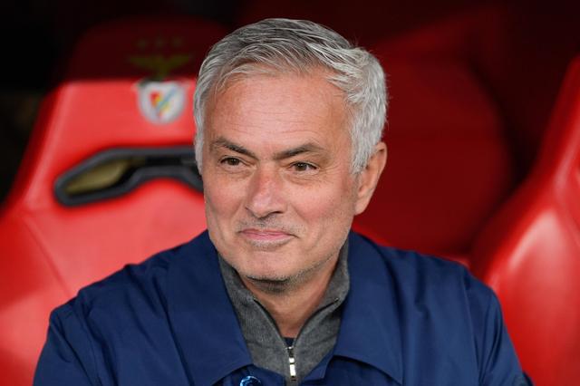 Jose Mourinho signs for Real Madrid || Imago
