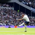 Harry Kane scores a freekick against Brentford