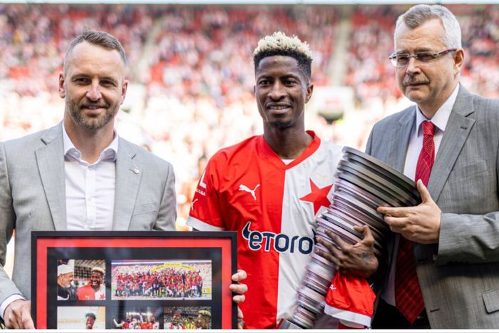 Olayinka, who served as captain for the final game, will now continue his career in Serbia with Red Star Belgrade.