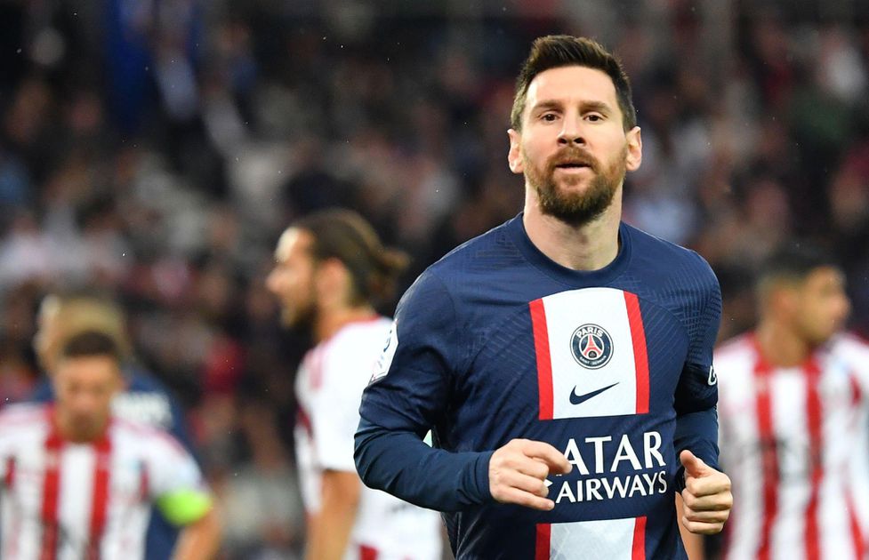 Messi models Okocha-inspired PSG 2023/24 home jersey - Pulse