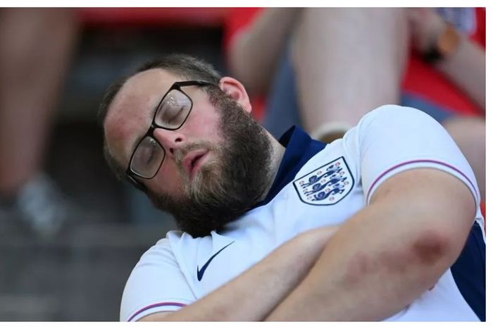 England fan falls asleep