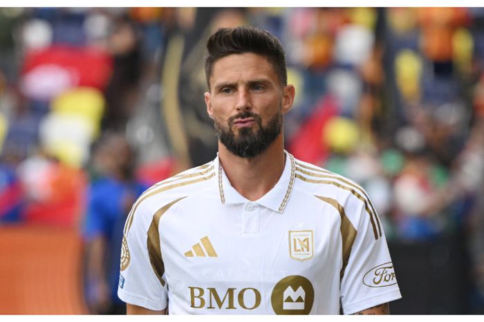 Giroud returns home to sign for Lille