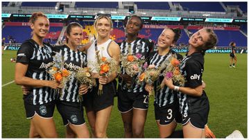 Ifeoma Onumonu: Super Falcons star gets flowers on Gotham return