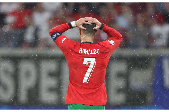 Angry fans blast Ronaldo