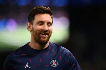 Messi back in PSG side to face Man City