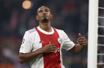In-form Haller keeps Ajax unbeaten after Besiktas win