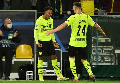 Malen claims first Dortmund goal to seal win over Sporting