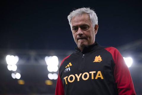 Mourinho wants to continue at Roma despite mega-money Saudi interest