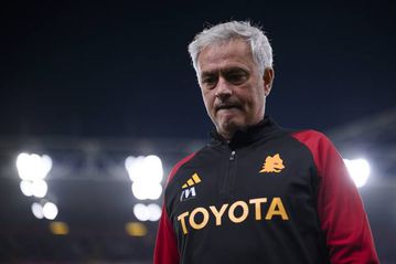 Mourinho nears relegation zone as Genoa rip Roma apart