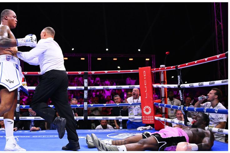 David Adeleye, who had not yet been put to the test, was not prepared for this level of competition, as Fabio Wardley ultimately demonstrated on Saturday night. X/Bleacher Report