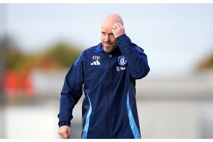 Manchester United announce new coach