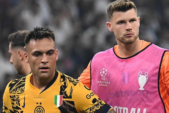 Josep Martinez alongside Inter captain Lautaro | Imago