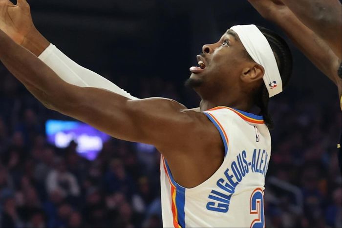 In a Western Conference matchup, the Oklahoma City Thunder beat the Golden State Warriors thanks to Shai Gilgeous-Alexander's impressive performance.