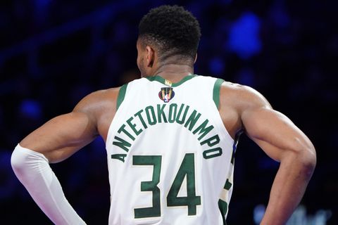 Giannis Antetokounmpo goes off for a near-triple double as Bucks crush Nets