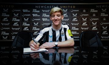 Newcastle sign Anthony Gordon from Everton for £45m