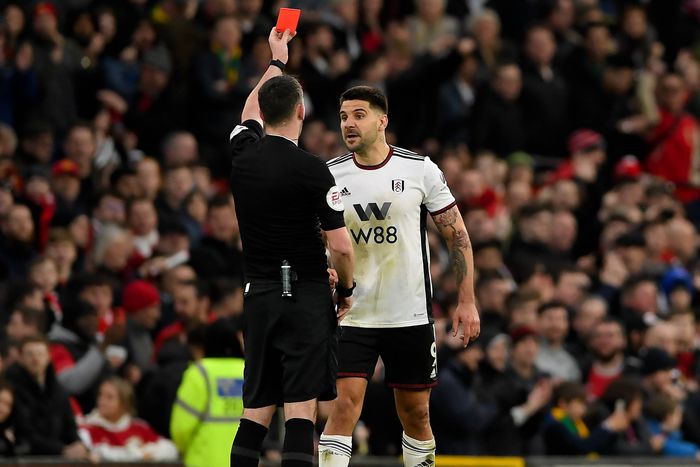 Fulham manager and player apologises to referee over incident at Old Trafford