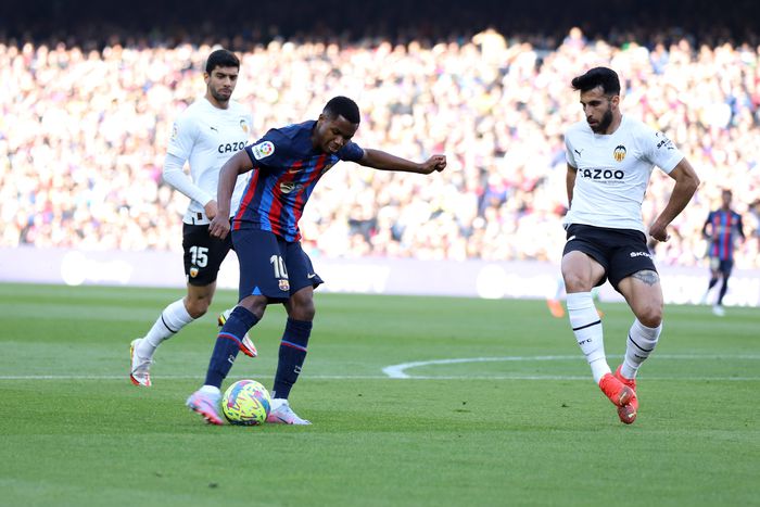 Ansu Fati's father advises his son to leave Barcelona in the summer in search of more playing time