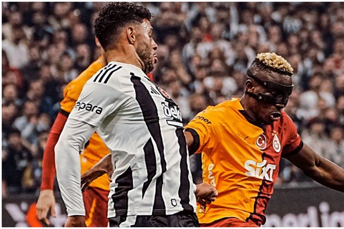 Nigeria's Victor Osimhen (right) had nothing to do against Besiktas.