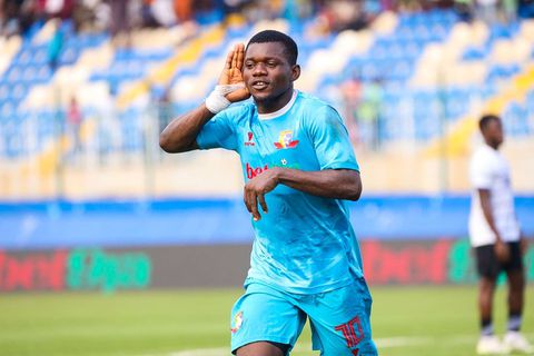 Adedayo Olamilekan celebrates his smart finish against Enyimba.