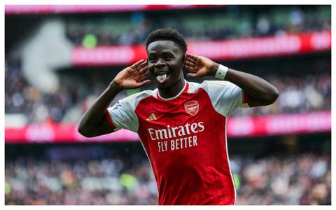 Watch Saka taunt Tottenham fans after awkward chant towards him against Spurs