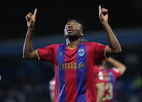 Better late than never as Kelechi Nwakali gets first goal of the season.