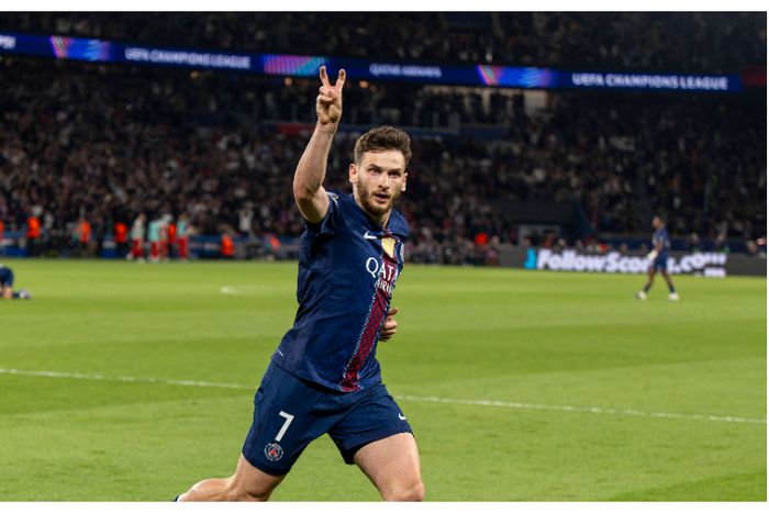 Kvaratskhelia earns 'Best in the World' praise from Seedorf