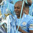 Fernandinho signs Man City contract extension