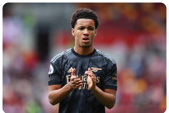 Ethan Nwaneri signs a new contract with Arsenal