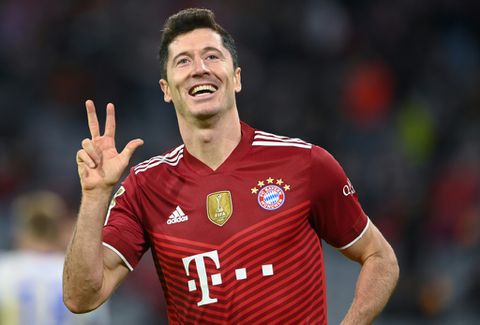 'Next level' Lewandowski shows 'hunger' with 15th Bundesliga hat-trick