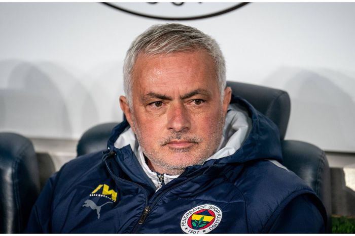 Jose Mourinho at Fenerbahce (Credit: Imago)