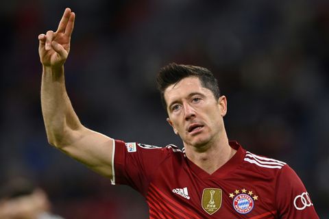 Lewandowski scores double as Bayern thrash Dynamo Kiev