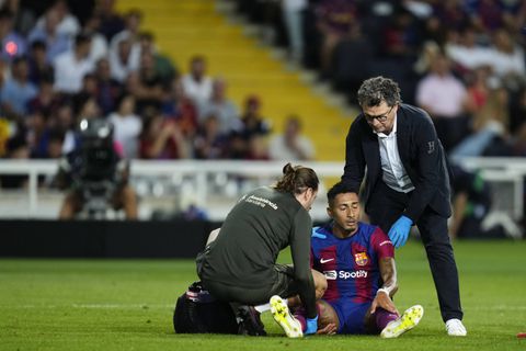 Early diagnosis suggest Barcelona star Raphinha could miss El Clasico after early Sevilla exit