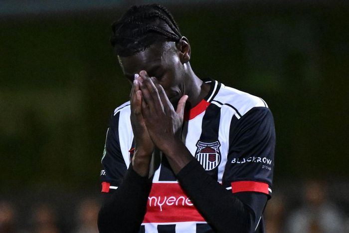 'Fools!' – Man Utd Fans Enjoy Harambee Stars' Clarke Oduor and His Grimsby Teammates' Carabao Cup Thrashing by Brentford