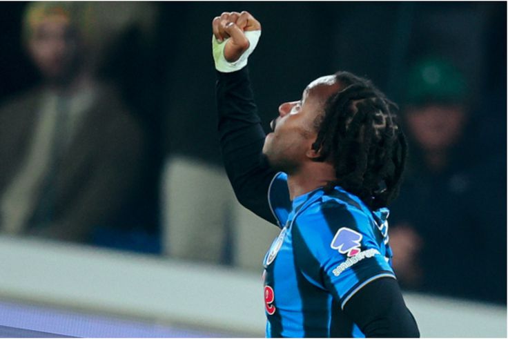 Nigerian forward Ademola Lookman celebrates after scoring a goal for Atalanta against AC Milan in a Serie A match.