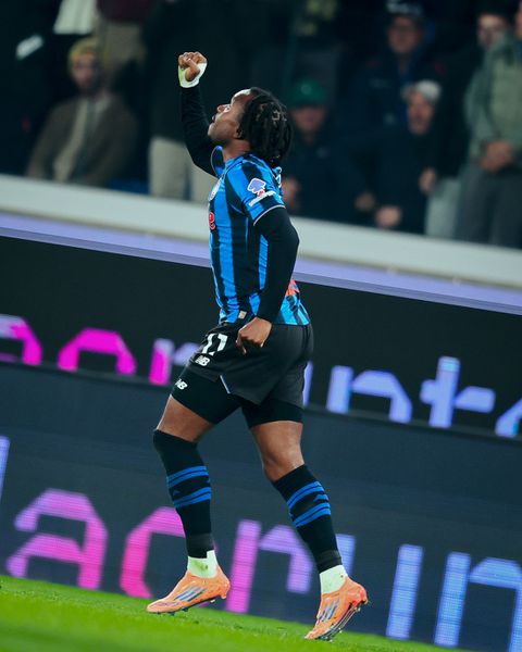 Ademola Lookman celebrates his first goal of the season for Atalanta. (Photo Credit: Atalanta/X)